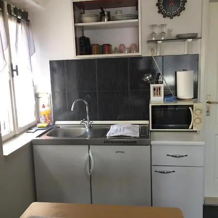 Studio Apartman Mikeli Near The Sea,pets Allowed