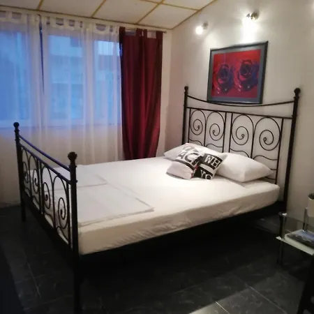 公寓 Studio Apartman Mikeli Near The Sea,pets Allowed *