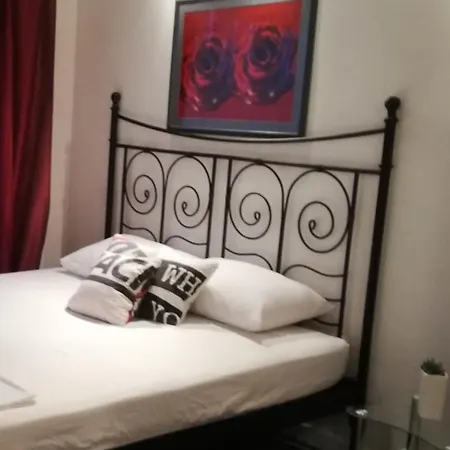 Studio Apartman Mikeli Near The Sea,pets Allowed 公寓 Kaštela