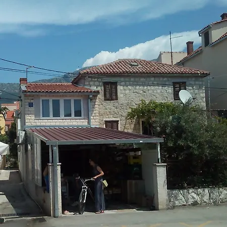 Studio Apartman Mikeli Near The Sea,pets Allowed * Kaštela